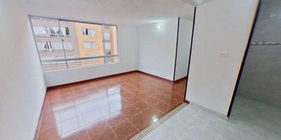 Apartamento en venta de 56m², con vista interior, ubicado en un 3to piso (Torre 9 Apto 301), acceso por escaleras. Consta de 2 habitaciones, 2 baños, sala comedor, zona de estudio, cocina integral y zona de lavandería. Tiene piso cerámico en todas sus zonas. El conjunto cuenta con salón social, zonas verdes, zona para niños y vigilancia privada las 24 horas. Cerca a cerca a centros comerciales Prado Verde, Jardín Verde y Miraflores; cerca a almacenes de cadena como Surtimax y Olímpica; cerca a colegios León XIII - Chiloé y Minuto de Dios; Vías de acceso por la Carrera 31 y Av. Potrero Grande.
 h_property_nid_ref:  28864487286
 h_property_uuid_detail:  6ae20bd7-94b9-4ae7-a012-6fb200a59d09
 ubicacion: Soacha,Ciudad Verde
 Inmueble ofertado por nuestro aliado HABI.