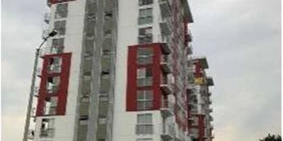 Inmueble con sala.comedor,cocina,3 habitaciones,1 baño social ,1 baño privado, 2 Garajes, 2 Balcones,  Vetustez 5 años, Vr. Admón. $345.000