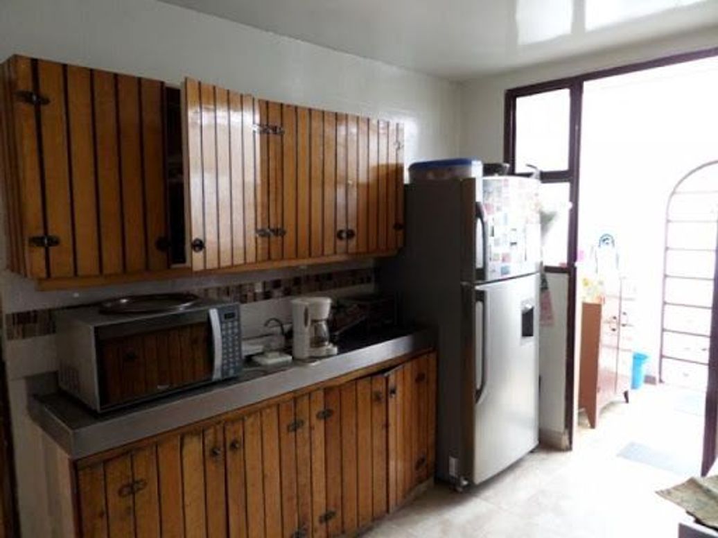 Casa de 4 alcobas en venta en Pontevedra, Bogotá, 296 m² · foto 4 de 20