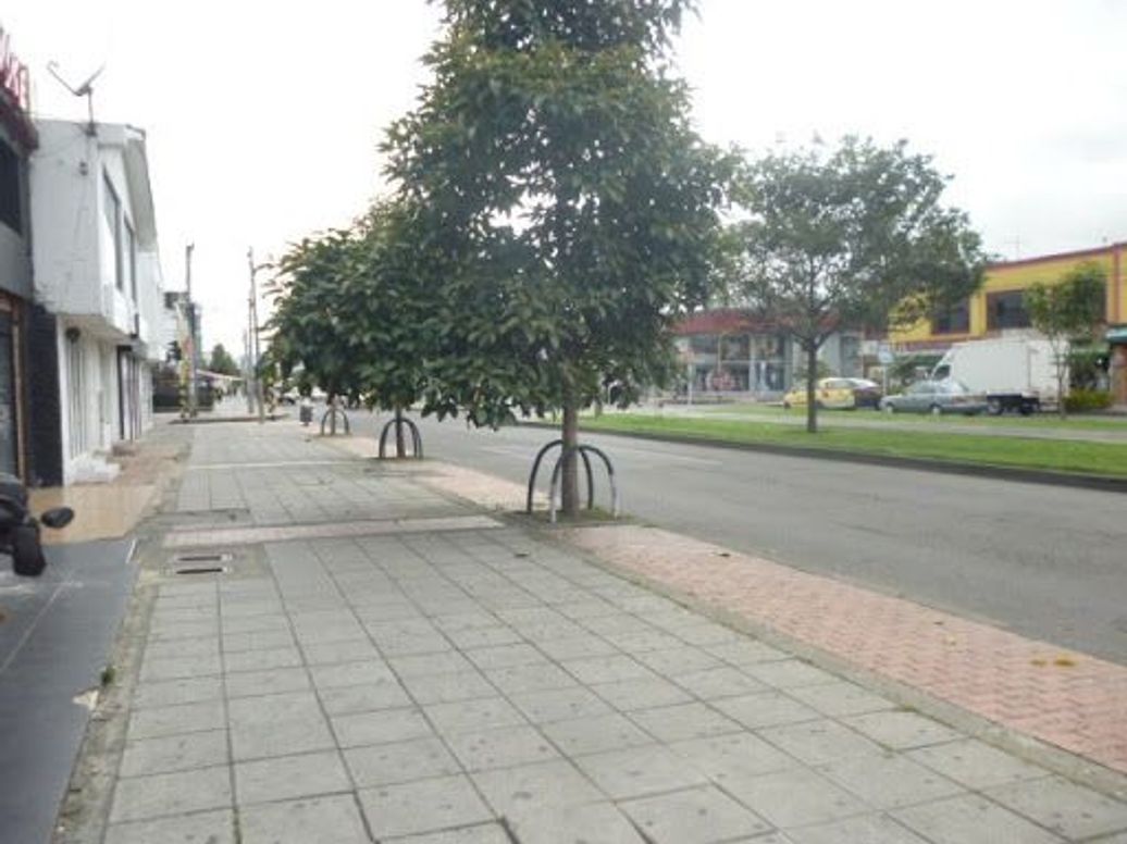 Casa de 5 alcobas en venta en Cedritos, Bogotá, 258 m² · foto 10 de 17