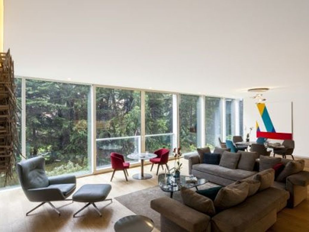 Apartamento de 3 alcobas en venta en Chico Oriental, Bogotá, 395 m² · foto 2 de 20