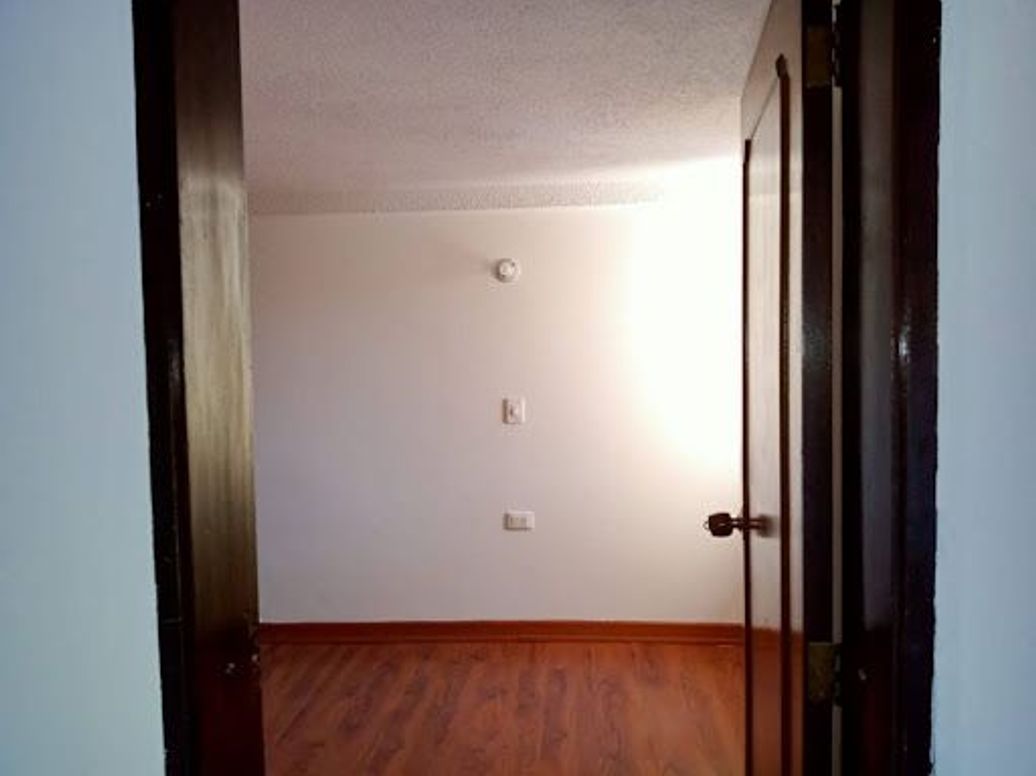 Apartamento de 6 alcobas en venta en Quinta Paredes, Bogotá, 137 m² · foto 19 de 20