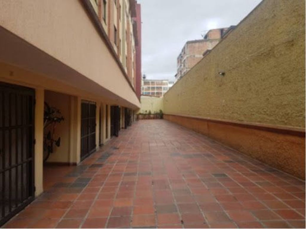 Apartamento de 6 alcobas en venta en Quinta Paredes, Bogotá, 137 m² · foto 3 de 20