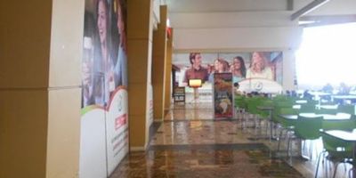 Arriende un local comercial de 34 m² en Bogotá, estratégicamente ubicado en el barrio Salazar Gomez. Este espacio es ideal para su negocio, ya que se encuentra en una zona industrial consolidada con alto flujo peatonal y vehicular, disfrutando de buen comercio en sus alrededores. El local cuenta con vigilancia para su seguridad y ofrece excelentes vías de acceso. Con 12 años de antigüedad, es una opción práctica para establecer su actividad comercial en esta zona de Cundinamarca. Canon de arriendo: $3,500,000. Para conocer más detalles de este local en arriendo, contáctenos vía WhatsApp o consulte los teléfonos disponibles.