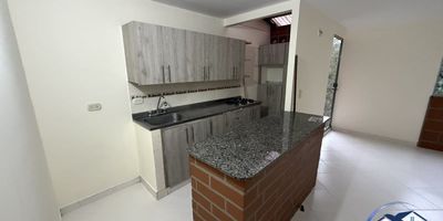 APARTAMENTO EN ARRIENDO EN UNIDAD CERRADA CERCA DE SEÑORIAL UNI FAMILIAR .