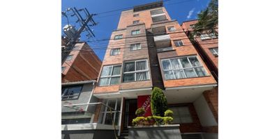 ?✨¡Arriendo apartamento en el Ed. Avatara, Laureles! ?✨

¿Qué encontrarás en tu nuevo hogar?


 
 2 Habitaciones ?? cada una con clóset!
 
 
 2 Baños ?? 
 
 
 Sala - Comedor ?️?️ 
 
 
 Cocina Integral ? 
 
 
 Zona de Ropas ? 
 
 
  Calentador?
 
 
 Red de Gas 
 


? Entorno


 
 A pocas cuadras del Segundo Parque de Laureles ?
 
 
 A pocos minutos encontrarás supermercados como Euro Supermercado y Carulla, además de muchas tiendas de barrio ?
 
 
 Zona de la 70 y la Avenida Nutibara están llenas de lugares deliciosos para comer, desde comida típica hasta restaurantes internacionales ☕?
 
 
 Centros Comerciales ?️: Cerca de Unicentro y Viva Laureles.
 


? ¡Rutas de Transporte!


 
 Buses cercanos: Por la Avenida Nutibara y la Calle 33 pasan muchas rutas de buses que te conectan con el resto de la ciudad, incluyendo las rutas de Laureles y Comercial Hotelera que te llevan al centro y a El Poblado.
 
 
 Acceso al Metro ?: Estás cerca de la estación Estadio del Metro, a la que puedes llegar fácilmente en bus.
 


¿Te imaginas viviendo aquí? ¡No esperes más!

Este apartamento es ideal para quienes buscan comodidad, tranquilidad y tener todo a la mano. ¡Llama ya y agenda tu cita para conocerlo! ??
