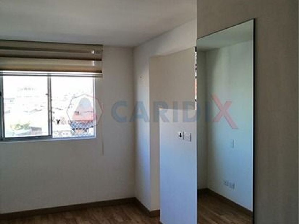 Apartaestudio en venta en Restrepo Occidental, Bogotá, 37 m² · foto 3 de 14
