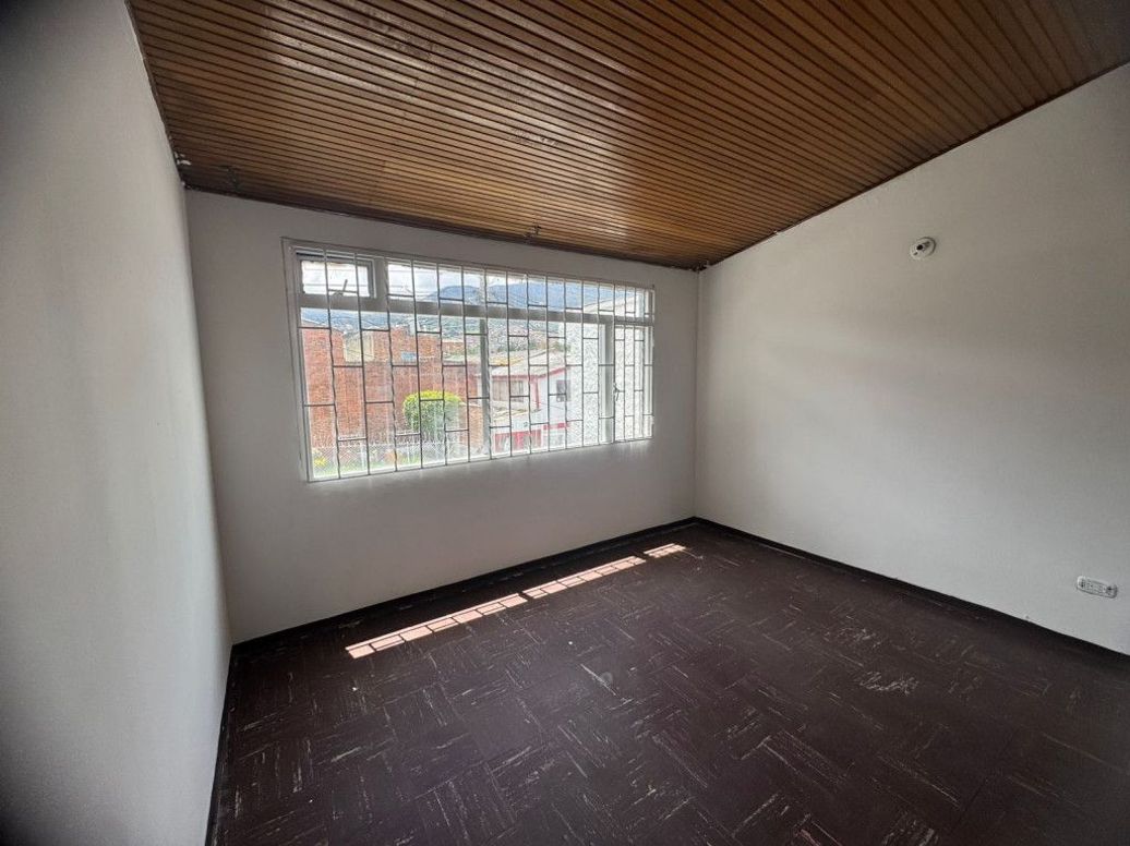 Casa de 6 alcobas en venta en Velodromo, Bogotá, 168 m² · foto 6 de 20