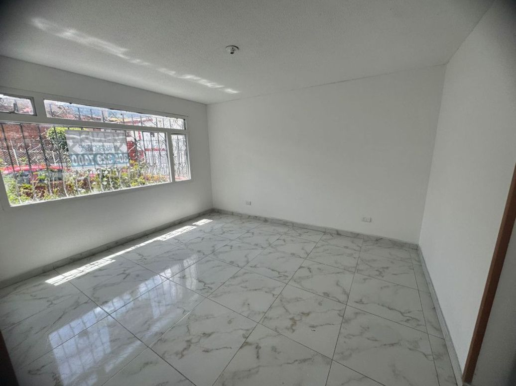 Casa de 6 alcobas en venta en Velodromo, Bogotá, 168 m² · foto 5 de 20