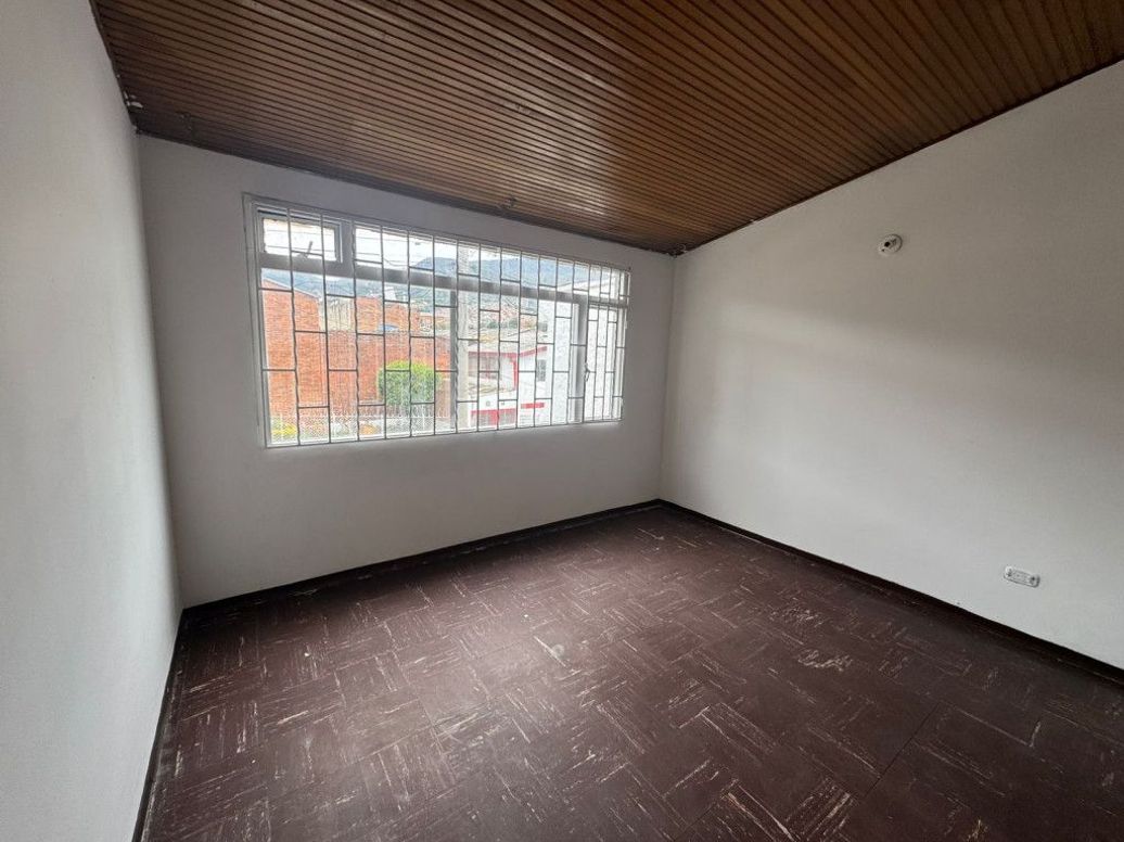 Casa de 6 alcobas en venta en Velodromo, Bogotá, 168 m² · foto 10 de 20