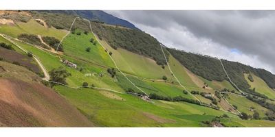 
¡Venta Finca en Villapinzón! Con una extensión de 4.3 hectáreas y ubicada a tan solo 1 km antes de llegar al peaje de Albarracín, esta propiedad cuenta con dos vías de acceso y ofrece múltiples posibilidades. Su terreno es ideal para la agricultura y ganadería, y además puede ser utilizado para construir casas campestres o para instalar un atractivo proyecto de glamping. ¡Aprovecha esta oportunidad y convierte esta finca en el lugar de tus sueños!

