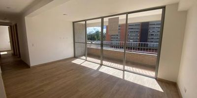 Apartamento en arriendo, de 76 mts, con 3 habitaciones en el sector de barro blanco en Rionegro, están dotadas de Vestier y baño la principal, cuenta además con sala-comedor, cocina integral americana, baño social, zona de ropas, balcón con vista panorámica, parqueadero y cuarto útil muy amplio, está  ubicado en una excelente unidad muy exclusiva, qué esperas para conocerlo, llama ahora