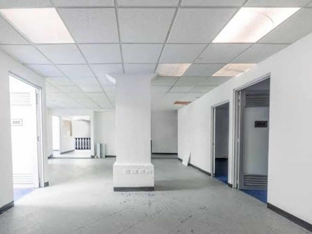 Casa de 8 alcobas en venta en Los Alcázares, Bogotá, 1120 m² · foto 7 de 10