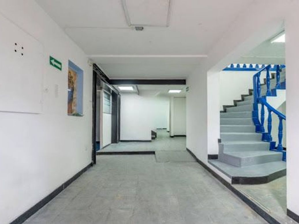 Casa de 8 alcobas en venta en Los Alcázares, Bogotá, 1120 m² · foto 6 de 10