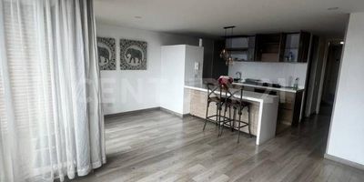 Venta de hermoso apartamento ubicado en Salitre ( conjunto residencial CENTRICA) ,  piso 13; el apartamento tiene un area construida de 96mt2 que consta de 3 habitaciones, 3 baños, sala comedor , hermosa cocina abierta, cuarto de ropas, estudio , balcon, 2 depositos y 1 parqueadero.
Céntrica cuenta con una ubicación central y con alrededores de gran interés como oficinas, hoteles, centros comerciales como Gran Estación, Salitre Plaza y almacenes de grandes superficies como Pricesmart.
El conjunto cuenta con terraza bbq, 2 fogatas, telescopio, gimnasio, zona de yoga, lobby.