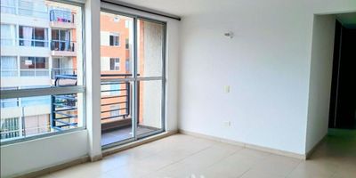 [ARR] ID HOUM: 160104

Entérate de todos los beneficios al arrendar con nosotros:
    • Asistencia e intermediación con el propietario
    • Firma tu contrato online
    • Arrienda sin burocracia, sin papeleos ni notarías

Departamento en arriendo, ubicado en el barrio San Rafael, con una superficie construida de 75.00 m² y superficie total de 72.00  m². 

Sus principales características son:

    • No amoblado
    • 3 dormitorios
    • 2 baños
    • Admite mascotas
            
Además, el inmueble cuenta con las siguientes amenidades:

    • Salón de eventos
    • Zona de juegos

Si arriendas con nosotros, te brindamos asesoría personalizada durante todo el proceso.

Requisitos para arrendar con nosotros:

    • Arrienda sin codeudor*, fácil, rápido y seguro
    • Demuestra un ingreso mensual neto de al menos 2.5 veces el valor del arriendo (los ingresos mensuales se pueden complementar por las personas que vivirán en este inmueble)
    • Completa tu información básica y mándanos tus extractos bancarios o documentos que demuestren tus ingresos
    • No debes tener reportes negativos en centrales de crédito
        

IMPORTANTE:

    • Te invitamos a agendar una visita a esta propiedad
    • Si tienes alguna duda por favor puedes solicitar más información desde los portales como también contactarte directamente con nosotros
    
Más que una inmobiliaria, somos Houm.
*Aplican T&C