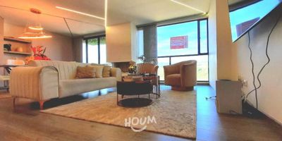 [ARR] ID HOUM: 160725

Entérate de todos los beneficios al arrendar con nosotros:
    • Asistencia e intermediación con el propietario
    • Firma tu contrato online
    • Arrienda sin burocracia, sin papeleos ni notarías
Inmueble disponible sin amoblar 6.000,000 el canon incluida administración.  
Departamento en arriendo, ubicado en el barrio Prados de la Sabana, con una superficie construida de 149.00 m² y superficie total de 149.00  m². 

Sus principales características son:

    • No amoblado
    • 3 dormitorios
    • 4 baños
    • Admite mascotas
    • 2 parqueaderos
    • Piso 12
    • Año de construcción: 2021
    • Bodega
            
Además, el inmueble cuenta con las siguientes amenidades:

    • Salón de eventos
    • Vigilancia 24 hrs
    • Ascensor
    • Zona de juegos
    • Alberca
    • Gimnasio
    • Lavandería
    • Zona de asadores

Si arriendas con nosotros, te brindamos asesoría personalizada durante todo el proceso.

Requisitos para arrendar con nosotros:

    • Arrienda sin codeudor*, fácil, rápido y seguro
    • Demuestra un ingreso mensual neto de al menos 2.5 veces el valor del arriendo (los ingresos mensuales se pueden complementar por las personas que vivirán en este inmueble)
    • Completa tu información básica y mándanos tus extractos bancarios o documentos que demuestren tus ingresos
    • No debes tener reportes negativos en centrales de crédito
        

IMPORTANTE:

    • Te invitamos a agendar una visita a esta propiedad
    • Si tienes alguna duda por favor puedes solicitar más información desde los portales como también contactarte directamente con nosotros
    
Más que una inmobiliaria, somos Houm.
*Aplican T&C