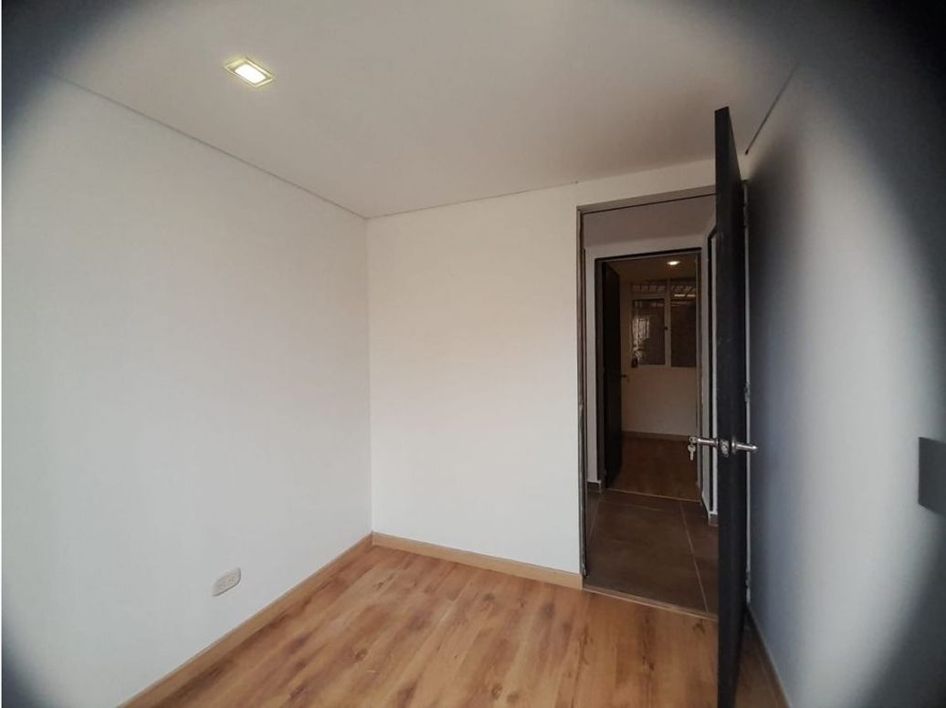 Apartamento en venta en Islandia, Bogotá · foto 6 de 14