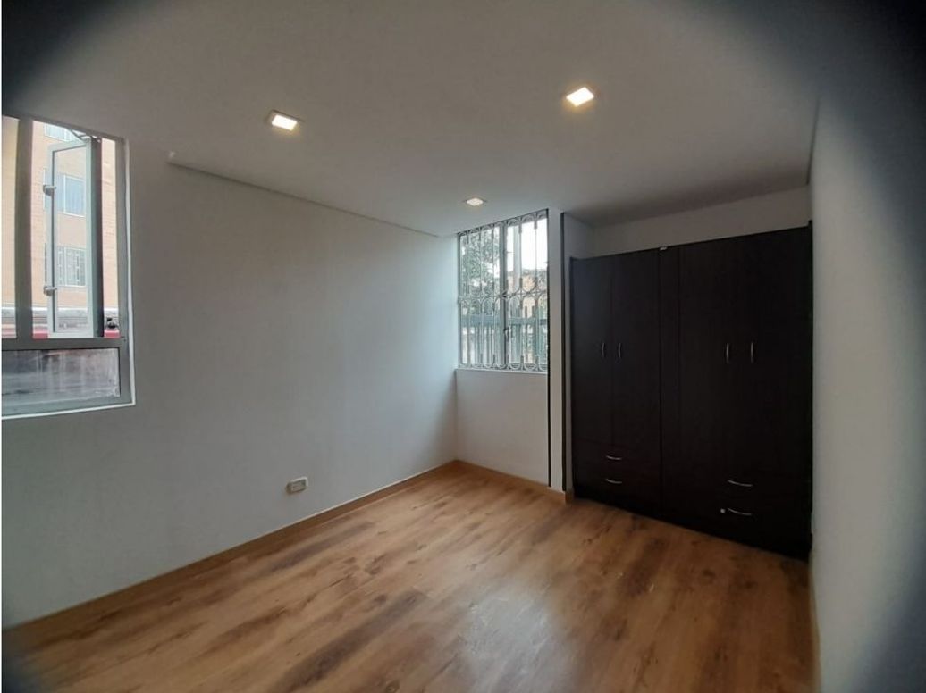 Apartamento en venta en Islandia, Bogotá · foto 5 de 14
