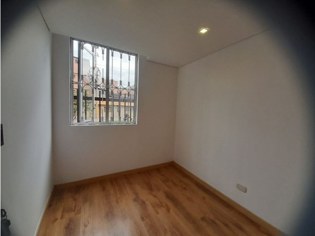 Apartamento en venta en Islandia, Bogotá · foto 7 de 14