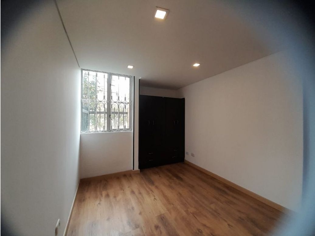 Apartamento en venta en Islandia, Bogotá · foto 10 de 14