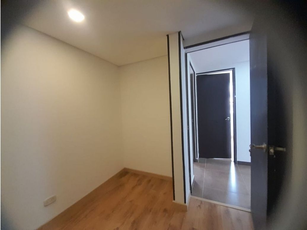 Apartamento en venta en Islandia, Bogotá · foto 8 de 14