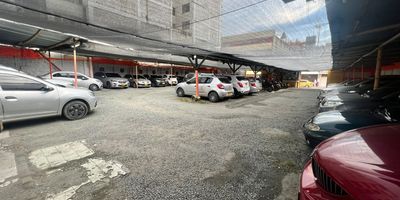 VENDEMOS PARQUEADERO/LOTE EN EL CENTRO DE PALMIRA 

Vendemos gran oportunidad de negocio Parqueadero o lote para desarrollo de proyecto
ubicado En el centro de Palmira zona 100% comercial
Área :1326 m2 lote en L cuenta con un espectacular frente de 24.5 metros
el parqueadero esta Generando ingresos mínimos mensuales aproximadamente de 14 millones ( los ingresos pueden ser superiores ya que también influye la temporada)