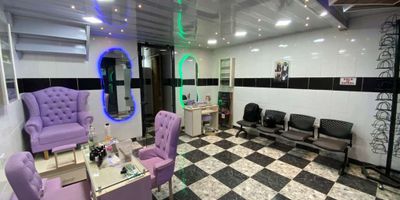 Se arrienda local de 42 m, ideal para negocios, exhibicion de productos o servicios, ya que incluye mezzanine, bano, red de gas y bano. Ubicado en plena zona centrica de la ciudad en Aranjuez, con alto flujo peatonal y comercial, a pocos pasos de Auditorio Comfama Aranjuez, Institucion Maestro Guillermo Velez Velez, Iglesia Pentecostal Unida de Colombia - Palermo.