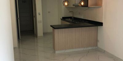 ¡Excelente oportunidad de alquiler!
Apartamento en primer piso, moderno para estrenar. Cuenta con cocina integral, sala y comedor, baño social, dos habitaciones con clóset y la habitación principal con baño, zona de oficios.
La unidad residencial ofrece piscina, zona para niños, salón social y parqueadero comunitario.

¡Agenda tu cita y descubre tu próximo hogar!
El valor de la administración está incluido en el canon.

¡Agenda tu cita y descubre tu próximo hogar!
El valor de la administración está incluido en el canon.