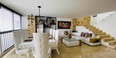 APARTAMENTO TIPO PENTHOUSE EN VENTA - CONDOMINIO TRIBEK, POPAYÁN 
Ubicación: Norte de Popayán, diagonal al Centro Comercial Terraplaza.

Primer Piso:
- Hall de ingreso con sala de TV
- Amplia zona social con sala y comedor integrados
- Cocina integral abierta, moderna y equipada (estufa, horno, campana extractora)
- Acabados de lujo 
- Excelente iluminación natural con ventanales de piso a techo
- Dos habitaciones auxiliares (una con baño privado, vestier y mueble de TV)
- Estudio independiente
- Baño social
- Zona de ropas
- Habitación de servicio con baño privado (opcional)

Segundo Piso:
- Sala de estar
- Habitación principal con baño privado y walking closet
- Terraza principal cubierta con pérgola de lujo, piso en madera especial, vidrio templado y persianas automáticas
- Terraza auxiliar también cubierta con pérgola en madera
- Zona BBQ

Características del Condominio
- Terrazas comunes
- Salón social
- Piscina climatizada
-Senderos ecológicos
-Zona de juegos infantiles