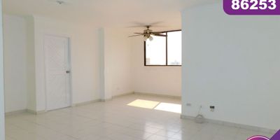 Apartamento en arriendo ubicado en la ciudad de Barranquilla sector el porvenir ,el apartamento se encuentra en piso 4 con un área de 70.35.mt2 y consta de 1 habitacion,1 baño, buena distribución en sus áreas con amplios y cómodos espacios,fresco y acogedor, su entorno es tranquilo y residencial con cómodas vías de acceso y sobre el sector puede encontrar, parques, colegios, restaurantes y droguerías cercanas.