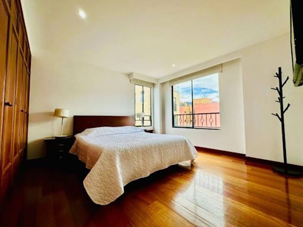 Apartamento de 6 alcobas en arriendo en San Patricio, Bogotá, 378 m² · foto 13 de 20