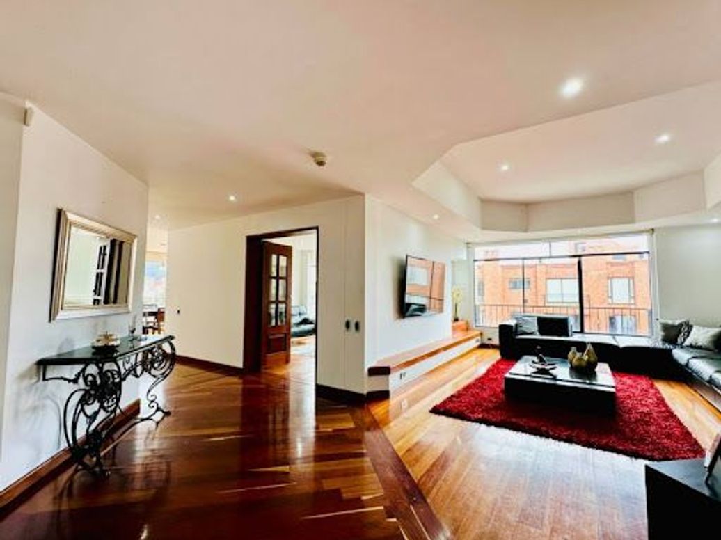 Apartamento de 6 alcobas en arriendo en San Patricio, Bogotá, 378 m² · foto 2 de 20