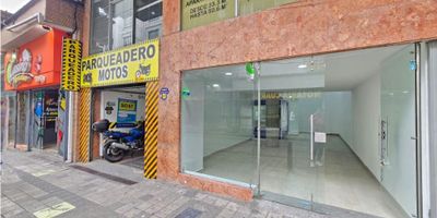 Se alquila local comercial en todo el corazon de la capital Quindiana, cerca bancos, calle real, gobernacion, alcaldia, supermercados, comercio en general, muy buen acceso, visibilidad, alto flujo peatonal, ideal para impulsar tu marca o hacer crecer tu negocio.

El local con baño privado, amplia vitrina, piso en ceramica, buena iluminacion.

 
