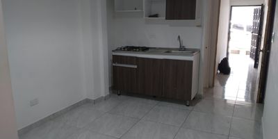 Arriendo apartamento primer piso, area 40 mts
Salón comedor, 2 alcobas 1 closet, 1 baño
cocina integral gas por red, piso cerámica, estrato 2.
Nota: Servicios públicos compartidos con el inmueble contiguo.