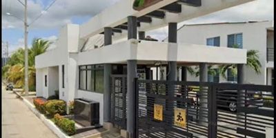 Casa vacacional venta en Flandes, vía al Espinal, en Conjunto cerrado Altagracia 3 el cual cuenta con cancha múltiple, cancha squash, zonas verdes, capilla, gimnasio, turco y salón múltiple, 2 piscinas, parqueaderos para visitantes, portería que brinda seguridad 24 horas, parque infantil, la casa consta de sala comedor, zona de lavandería, 3 habitaciones, cocina integral abierta, 2 baños,  2 garajes, incluye mobiliario, mas 2 aires acondicionados, ventiladores, ideal para descanso, Nuestra firma respalda su inversión. 