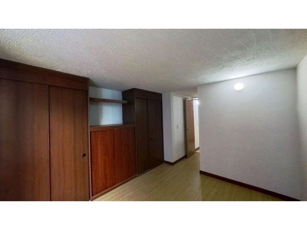 Apartamento de 3 alcobas en venta en Bavaria, Bogotá, 60 m² · foto 4 de 13