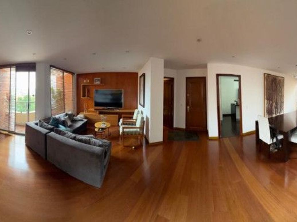 Apartamento de 3 alcobas en venta en Centro Norte Usaquen, Bogotá, 228 m² · foto 2 de 14