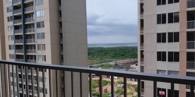 ¡Bienvenidos al apartamento de tus sueños! Este acogedor espacio cuenta con 2 habitaciones perfectas para descansar y recargar energías. Amenidades como Coworking, Gimnasio, salon social, piscina, parque infantil. Con 57 metros cuadrados, cada rincón está diseñado para tu confort. La ubicación es inmejorable, cerca de todo lo que necesitas. ¿Qué esperas para hacer de este lugar tu nuevo hogar? ¡Ven a visitarlo hoy mismo y enamórate a primera vista!