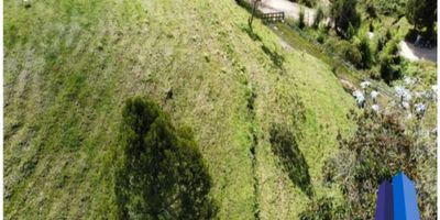 Se vende Lote, en el chuscal del Municipio del Retiro. El área total es de 5.000m2; el lote cuenta con agua de nacimiento. Ideal para vivir en un contacto con la naturaleza, respirar aire puro y construir la casa de tus sueños.

Ubicado a 2 kilómetros aproximadamente de la da la vía pavimentada.
