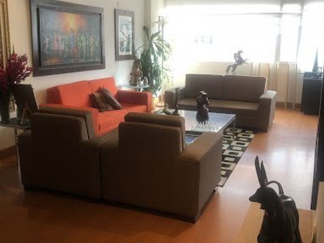 Apartamento de 3 alcobas en venta en Santa Barbara, Bogotá, 134 m² · foto 3 de 14