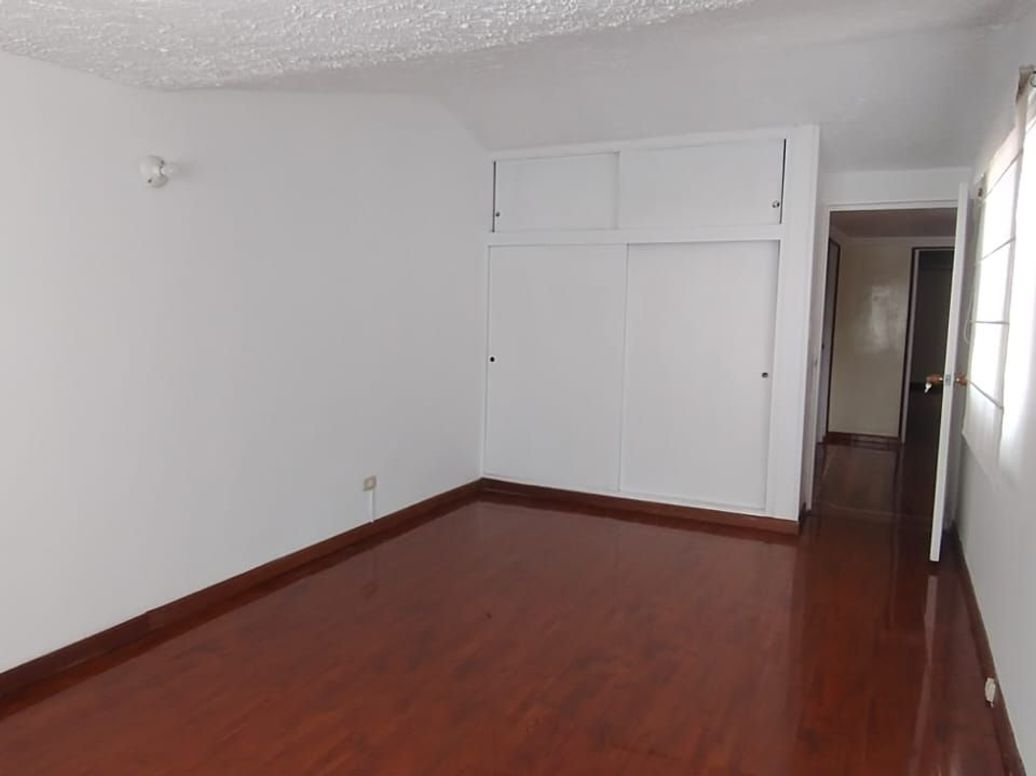 Casa de 5 alcobas en venta en Villa Claudia, Bogotá, 180 m² · foto 9 de 20