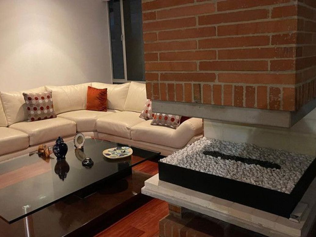 Apartamento de 3 alcobas en venta en Santa Barbara Occidental, Bogotá, 155 m² · foto 8 de 10