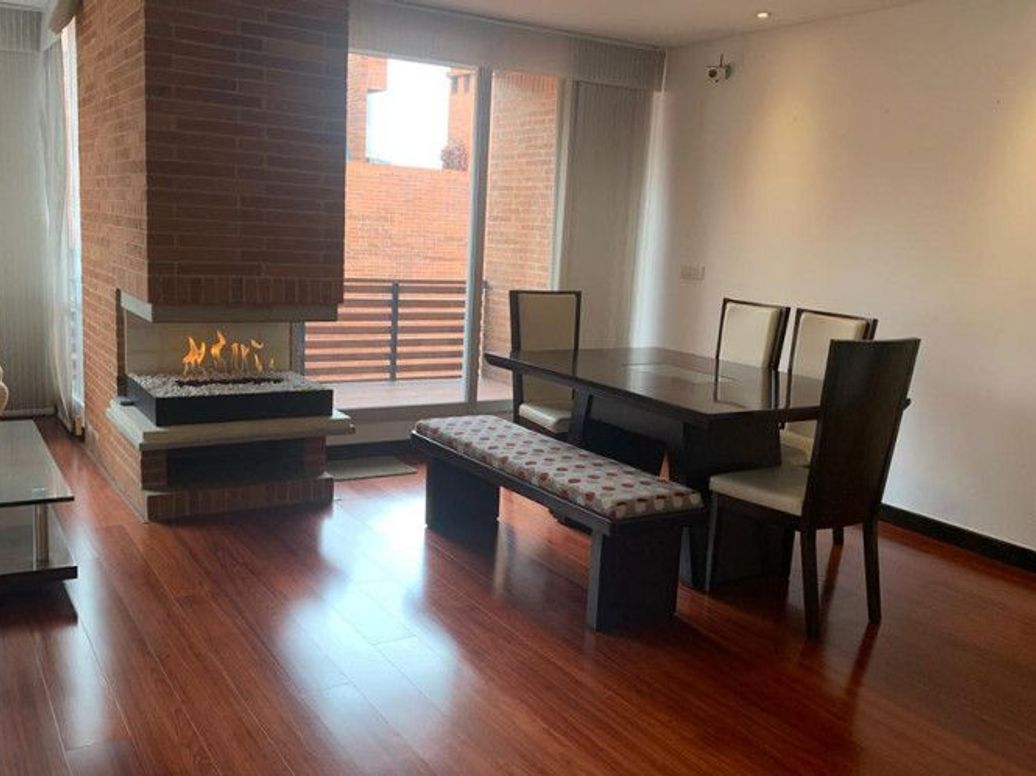 Apartamento de 3 alcobas en venta en Santa Barbara Occidental, Bogotá, 155 m² · foto 5 de 10