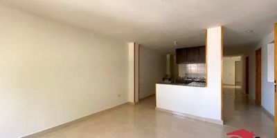 Apartamento en arriendo, ubicado en Envigado, El Trianon, dispone de amplios espacios con buenos acabados, balcon, sala-comedor, cocina integral con red de gas, 4 habitaciones con closet, 2 baños cabinados, zona de lavanderia. con rutas del metro integradas, cercano a la iglesia del trianon.