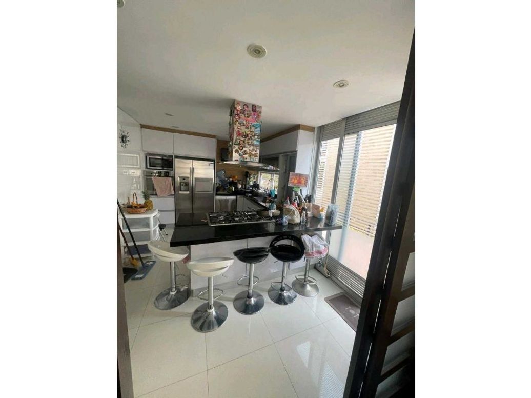 Casa de 4 alcobas en venta en Cerros De Suba, Bogotá, 311 m² · foto 4 de 7