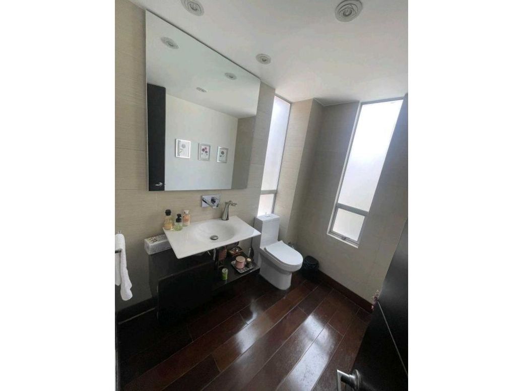Casa de 4 alcobas en venta en Cerros De Suba, Bogotá, 311 m² · foto 3 de 7