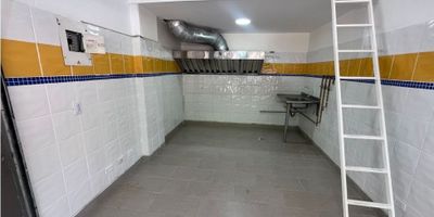 Local en arriendo sector de  comidas en mall comercia  Metro Mall de 15 m2 ,cuenta con mezanine.

Cuenta con vigilancia las 24 horas, parqueaderos comunes, silleteria. 



Cerca a la estacion Madera,


Intermobiliaria Poblado S.A.S