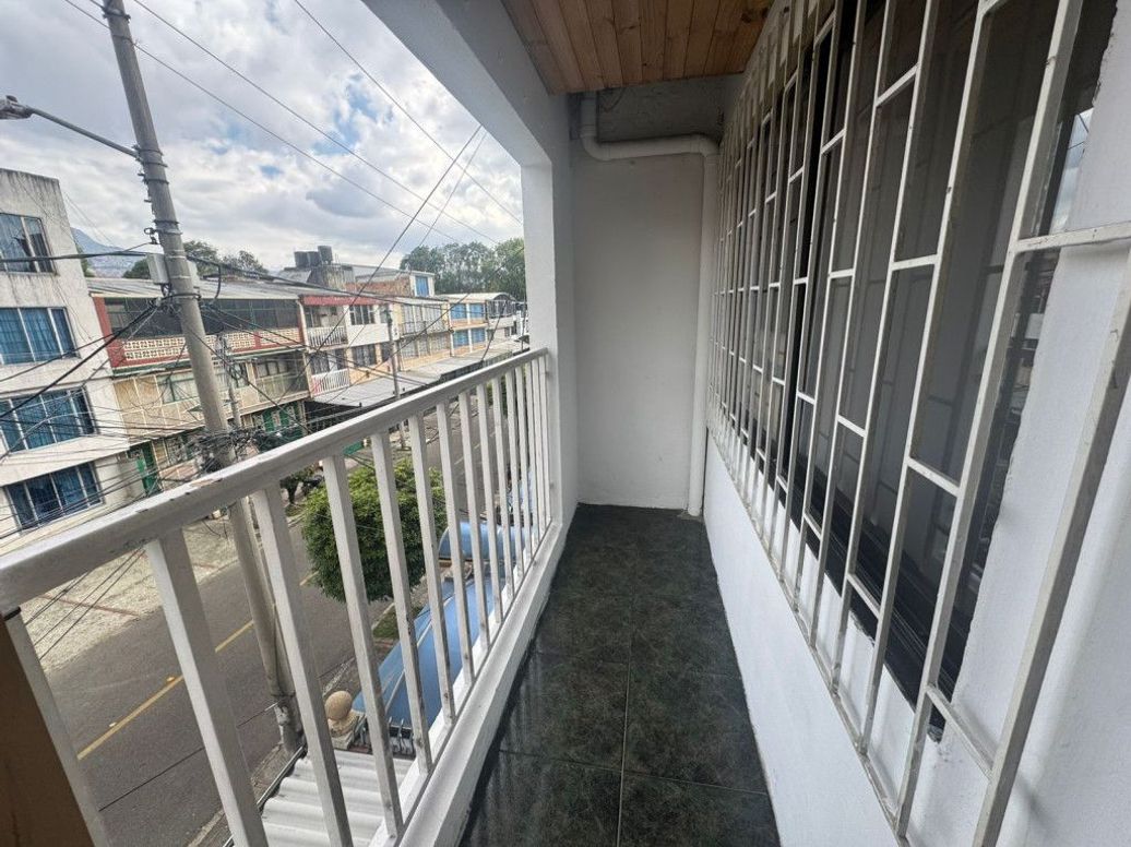 Apartamento de 6 alcobas en venta en Ciudad Berna, Bogotá, 150 m² · foto 10 de 18