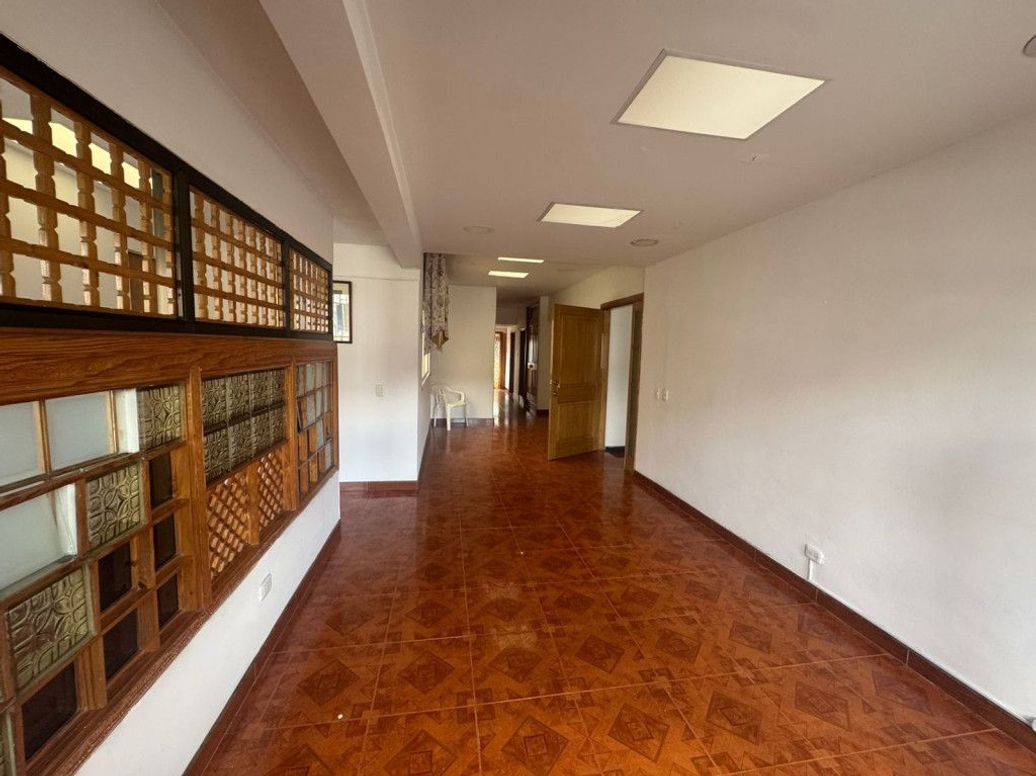 Apartamento de 6 alcobas en venta en Ciudad Berna, Bogotá, 150 m² · foto 12 de 18